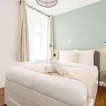 Renovated 3bed 2bath Appartement *