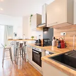 Renovated 3bed 2bath Appartement *