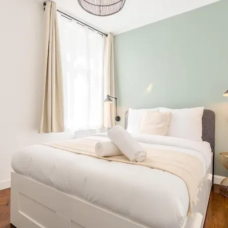 Renovated 3bed 2bath Apartament *